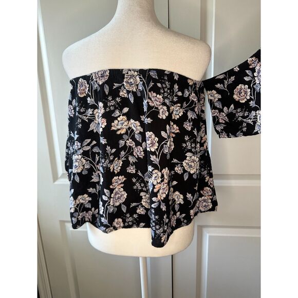 American Eagle Off the shoulder top - Picture 3 of 5